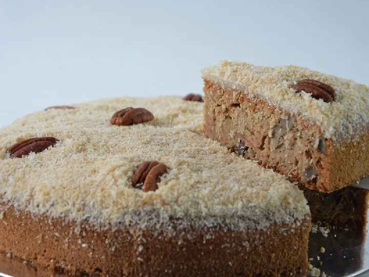 Carrot cake offering gluten-free, diabetic-friendly, natural sugar meals.